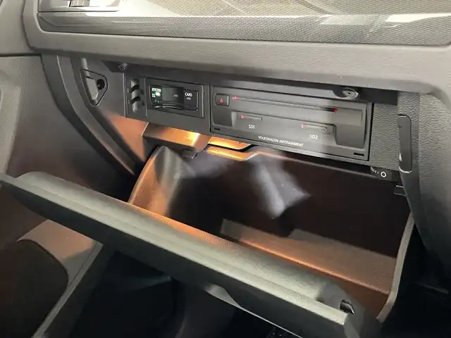フォルクスワーゲン ティグアン TDI 4モーション ハイライン 福岡県 2018(平30)年 1.3万km 紺 メーカー純正メモリナビ/全方位カメラ/ワンセグ/レーダークルーズコントロール/自動パーキング/電動吏アゲート/ヘッドアップディスプレイ/コーナーセンサー/CD/DVD/AM/FM/USB/Bluetooth/スマートキー/シートヒーター(D/N)/前ドラレコ/ブラインドスポットモニター/ETC2.0/横滑り防止装置/純正アルミホイール/純正フロアマット/レーンキープアシスト/パドルシフト