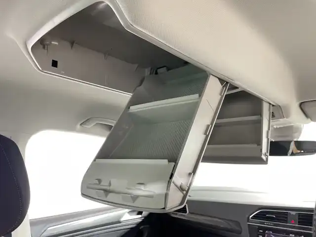 フォルクスワーゲン ティグアン TDI 4モーション ハイライン 福岡県 2018(平30)年 1.3万km 紺 メーカー純正メモリナビ/全方位カメラ/ワンセグ/レーダークルーズコントロール/自動パーキング/電動吏アゲート/ヘッドアップディスプレイ/コーナーセンサー/CD/DVD/AM/FM/USB/Bluetooth/スマートキー/シートヒーター(D/N)/前ドラレコ/ブラインドスポットモニター/ETC2.0/横滑り防止装置/純正アルミホイール/純正フロアマット/レーンキープアシスト/パドルシフト
