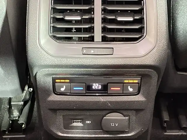 フォルクスワーゲン ティグアン TDI 4モーション ハイライン 福岡県 2018(平30)年 1.3万km 紺 メーカー純正メモリナビ/全方位カメラ/ワンセグ/レーダークルーズコントロール/自動パーキング/電動吏アゲート/ヘッドアップディスプレイ/コーナーセンサー/CD/DVD/AM/FM/USB/Bluetooth/スマートキー/シートヒーター(D/N)/前ドラレコ/ブラインドスポットモニター/ETC2.0/横滑り防止装置/純正アルミホイール/純正フロアマット/レーンキープアシスト/パドルシフト