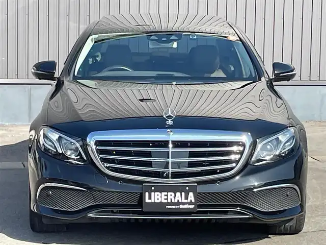 メルセデス・ベンツ Ｅ４５０ 4マチック エクスクルーシブ 青森県 2020(令2)年 2.7万km オブシディアンブラック /・ワンオーナー/・４WD/・ツインターボ/・純正エアサス/・パノラマサンルーフ/・ブルメスターサランドサウンドシステム/・道路標識アシスト/・アクティブブレーキアシスト/・アテンションアシスト/・レーンチェンジアシスト/・ブラインドスポットモニター/・インテリジェントライトシステム/・クルーズコントロール(追従式)/・茶革シート/・前席パワーシート/・全席シートヒーター /・前席エアシート /・純正HDDナビ/　【Bluetooth・USB・AppleCarPlay・AndroidAuto】/・フルセグTV/・全方位カメラ/・ETC2.0/・パワートランク/・LEDヘッドランプ/・純正マット/・保証書/取説