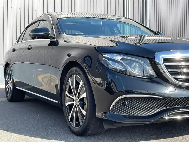メルセデス・ベンツ Ｅ４５０ 4マチック エクスクルーシブ 青森県 2020(令2)年 2.7万km オブシディアンブラック /・ワンオーナー/・４WD/・ツインターボ/・純正エアサス/・パノラマサンルーフ/・ブルメスターサランドサウンドシステム/・道路標識アシスト/・アクティブブレーキアシスト/・アテンションアシスト/・レーンチェンジアシスト/・ブラインドスポットモニター/・インテリジェントライトシステム/・クルーズコントロール(追従式)/・茶革シート/・前席パワーシート/・全席シートヒーター /・前席エアシート /・純正HDDナビ/　【Bluetooth・USB・AppleCarPlay・AndroidAuto】/・フルセグTV/・全方位カメラ/・ETC2.0/・パワートランク/・LEDヘッドランプ/・純正マット/・保証書/取説