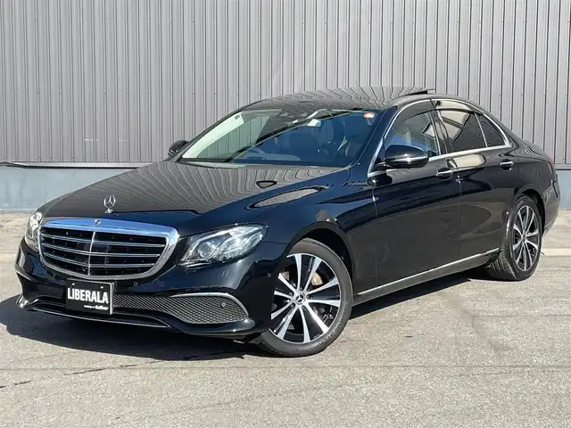 メルセデス・ベンツ Ｅ４５０ 4マチック エクスクルーシブ 青森県 2020(令2)年 2.7万km オブシディアンブラック /・ワンオーナー/・４WD/・ツインターボ/・純正エアサス/・パノラマサンルーフ/・ブルメスターサランドサウンドシステム/・道路標識アシスト/・アクティブブレーキアシスト/・アテンションアシスト/・レーンチェンジアシスト/・ブラインドスポットモニター/・インテリジェントライトシステム/・クルーズコントロール(追従式)/・茶革シート/・前席パワーシート/・全席シートヒーター /・前席エアシート /・純正HDDナビ/　【Bluetooth・USB・AppleCarPlay・AndroidAuto】/・フルセグTV/・全方位カメラ/・ETC2.0/・パワートランク/・LEDヘッドランプ/・純正マット/・保証書/取説
