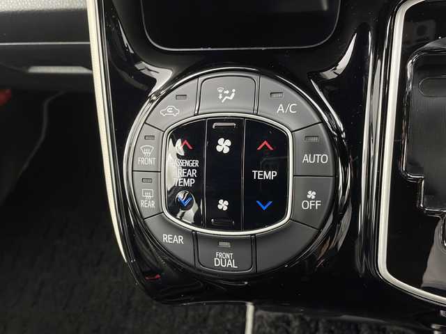 トヨタ ノア Si ダブルバイビーⅡ 栃木県 2020(令2)年 3.1万km ホワイトパールクリスタルシャイン 純正９型ナビ/(CD/DVD/Bluetooth/AM/FM)/フルセグ/バックカメラ/ビルトインETC/トヨタセーフティセンス/・プリクラッシュセーフティー/・レーンデパーチャーアラート/・オートマチックハイビーム/クルーズコントロール/12.1型フリップダウンモニター/両側パワースライドドア/前後ドライブレコーダー/ハーフレザーシート/純正１６インチAW/純正フロアマット/純正ドアバイザー/オートライト/LEDヘッドライト/フォグランプ/プッシュスタート/スマートキー/　