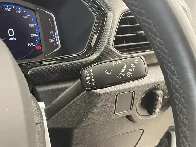フォルクスワーゲン ＶＷ Ｔ－クロス TSI アクティブ 岡山県 2022(令4)年 1.1万km ピュアホワイト IQDRIVE/ディスカバリーパッケージ/純正HDDナビ/AppleCarPlay/Bluetooth/バックカメラ/パドルシフト/ドライブレコーダー/アダクティブクルーズコントロール/パークアシスト/リヤトラフィックアラート/パークディスタンスコントロール/レーンキープアシスト/ブレーキアシスト/ブラインドスポット/レインセンサー/ハイビームアシスト/ESC/ABS