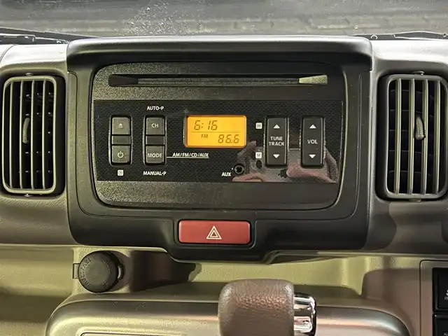 日産 ＮＶ１００クリッパー リオ G 静岡県 2021(令3)年 0.4万km スノーパールホワイト ユーザー買取車両/純正オーディオ（AM/FM/CD）/純正14インチAW/純正HIDヘッドライト/ドライブレコーダー/オートライト/オートステップ/ベンチシート/シートヒーター（運転席）/両側パワースライドドア/横滑り防止装置/衝突被害軽減システム/レーンアシスト/ウィンカーミラー/保証書/取扱説明書