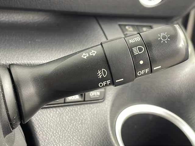 トヨタ シエンタ G クエロ 埼玉県 2019(令1)年 4.5万km ホワイトパールクリスタルシャイン 前方ドライブレコーダー/両側パワースライドドア/全方位カメラ/バックカメラ/ＥＴＣ/アラウンドビューカメラ/クリアランスソナー/ケンウッドナビ/レーンキープアシスト/横滑り防止装置/コーナーセンサー/社外フロアマット/衝突軽減ブレーキ/LEDオートヘッドライト/オートハイビーム/アイドリングストップ/プッシュスタート/ABS