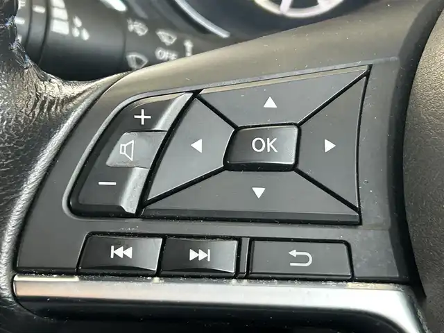 日産 エクストレイル オーテック 茨城県 2019(令1)年 8.1万km ブリリアントホワイトパール 純正9インチナビ(MM518D-L)/　(FM/AM/Bluetooth/TV/CD/DVD)/バックカメラ/インテリジェントエマージェンシーブレーキ/レザーシート/シートヒーター(全席)/パワーバックドア/ヒーター付きドアミラー/ETC/コーナーセンサー/オートライト/ドライブレコーダー(前方)/LEDヘッドライト/純正アルミホイール