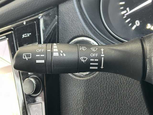 日産 エクストレイル オーテック 茨城県 2019(令1)年 8.1万km ブリリアントホワイトパール 純正9インチナビ(MM518D-L)/　(FM/AM/Bluetooth/TV/CD/DVD)/バックカメラ/インテリジェントエマージェンシーブレーキ/レザーシート/シートヒーター(全席)/パワーバックドア/ヒーター付きドアミラー/ETC/コーナーセンサー/オートライト/ドライブレコーダー(前方)/LEDヘッドライト/純正アルミホイール