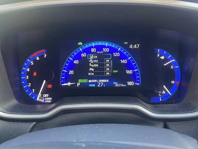 トヨタ カローラ クロス ハイブリッド Z 愛知県 2022(令4)年 3.1万km ダークブルーマイカM ワンオーナー/パノラマルーフ/８インチディスプレイオーディオ＋ナビ/ルーフレール/パワーバックドア/前席シートヒーター/運転席パワーシート/ハーフレザーシート/トヨタセーフティーセンス/・プリクラッシュセーフティ/・レーダークルーズコントロール/・レーントレーシングアシスト/・ロードサインアシスト/・オートハイビーム/・プロアクティブドライビングアシスト/・パーキングサポートブレーキ/クリアランスソナー/ブラインドスポットモニター/LEDヘッドライト/フォグライト/オートライト/前後ドライブレコーダー（DC-DR652）/ETC/純正フロアマット/純正ドアバイザー/2025年10月8日新品バッテリー交換/ディーラー整備記録簿R5 R6/取扱説明書/保証書/スペアスマートキー