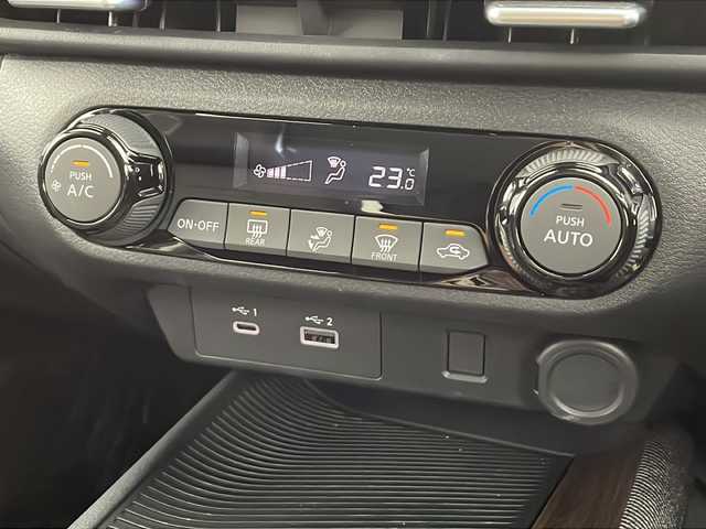 日産 オーラ G 愛知県 2023(令5)年 0.6万km ガーネットレッド/スーパーブラック 2トーン /自店買い上げ予定他店落札不可//禁煙車//純正9インチメモリナビ//AM/FM/USB/BT/HDMI/Android　Auto/フルセグ//TVキャンセラー//インテリジェントルームミラー//BOSEサウンド//純正ドライブレコーダー//アラウンドビューモニター//ハーフレザーシート//ビルトインETC2.0//革巻きステアリング//ステアリングスイッチ//LEDオートライト//フォグランプ//オートハイビーム//電動パーキングブレーキ//オートブレーキホールド//プッシュスタート//オートリトラウィンカーミラー//プロパイロット//エマージェンシーブレーキ//インテリジェントLI//インテリジェントBSI//インテリジェントDA//LDW//BSW//RCTA//VDC//コーナーセンサー//EV/SPORT/ECO/NORMALモード//インテリジェントキー//ISOFIX//純正フロアマット//純正ドアバイザー//保証書/取扱説明書/スペアキー