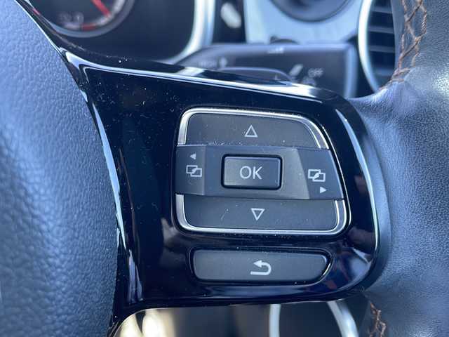 フォルクスワーゲン ザ・ビートル ターボ エクスクルーシブ 山口県 2015(平27)年 6.2万km パール フェンダーサウンド　/ドライブレコーダー　/クルーズコントロール　/レザーシート　/シートヒーター　/パーキングアシスト　/横滑り防止装置　/オートライト　/ＬＥＤヘッドライト　/ディスプレイオーディオ　　/コーナーセンサー