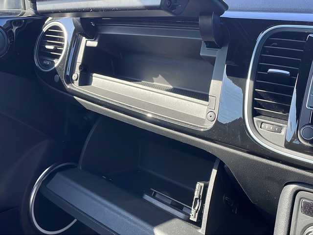 フォルクスワーゲン ザ・ビートル ターボ エクスクルーシブ 山口県 2015(平27)年 6.2万km パール フェンダーサウンド　/ドライブレコーダー　/クルーズコントロール　/レザーシート　/シートヒーター　/パーキングアシスト　/横滑り防止装置　/オートライト　/ＬＥＤヘッドライト　/ディスプレイオーディオ　　/コーナーセンサー