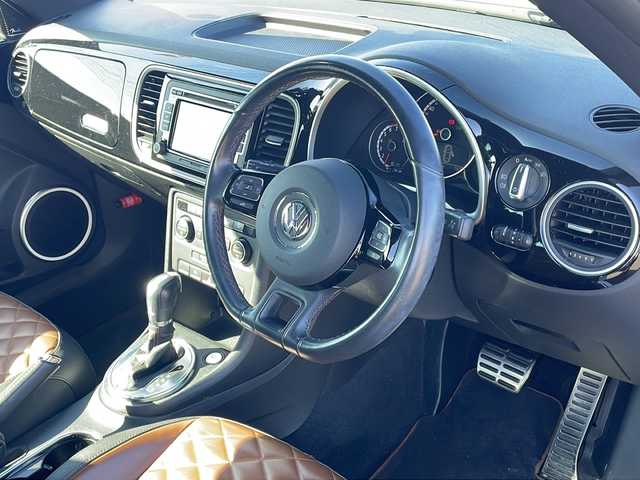 フォルクスワーゲン ザ・ビートル ターボ エクスクルーシブ 山口県 2015(平27)年 6.2万km パール フェンダーサウンド　/ドライブレコーダー　/クルーズコントロール　/レザーシート　/シートヒーター　/パーキングアシスト　/横滑り防止装置　/オートライト　/ＬＥＤヘッドライト　/ディスプレイオーディオ　　/コーナーセンサー