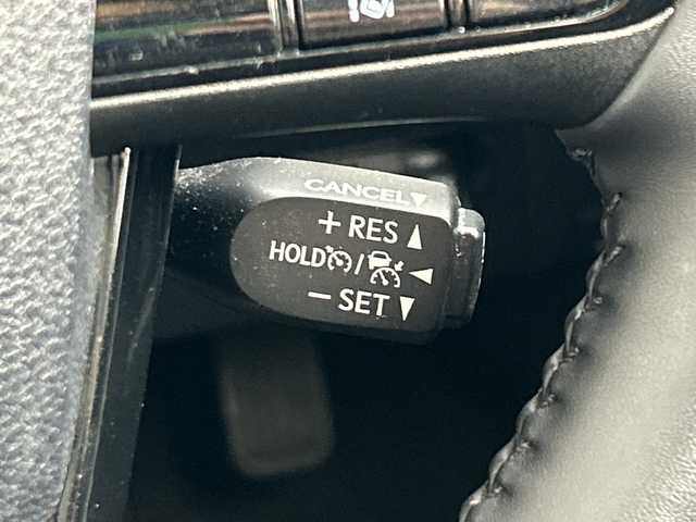 トヨタ プリウス S ツーリングセレクション 愛知県 2019(平31)年 5.1万km スティールブロンドM 純正９インチナビ/・フルセグ/・CD/DVD/・Bluetooth/ビルトインETC2.0/デジタルインナーミラー/バックカメラ/プリクラッシュセーフティ/レーンディパーチャーアラート/ふらつき検知/アダプティブクルーズコントロール/横滑り防止/クリアランスソナー/合皮レザーシート/シートヒーター/オートハイビーム/フォグランプ/電動格納ウィンカーミラー/プッシュスタート