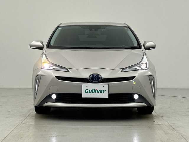 トヨタ プリウス S ツーリングセレクション 愛知県 2019(平31)年 5.1万km スティールブロンドM 純正９インチナビ/・フルセグ/・CD/DVD/・Bluetooth/ビルトインETC2.0/デジタルインナーミラー/バックカメラ/プリクラッシュセーフティ/レーンディパーチャーアラート/ふらつき検知/アダプティブクルーズコントロール/横滑り防止/クリアランスソナー/合皮レザーシート/シートヒーター/オートハイビーム/フォグランプ/電動格納ウィンカーミラー/プッシュスタート