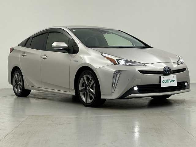 トヨタ プリウス S ツーリングセレクション 愛知県 2019(平31)年 5.1万km スティールブロンドM 純正９インチナビ/・フルセグ/・CD/DVD/・Bluetooth/ビルトインETC2.0/デジタルインナーミラー/バックカメラ/プリクラッシュセーフティ/レーンディパーチャーアラート/ふらつき検知/アダプティブクルーズコントロール/横滑り防止/クリアランスソナー/合皮レザーシート/シートヒーター/オートハイビーム/フォグランプ/電動格納ウィンカーミラー/プッシュスタート