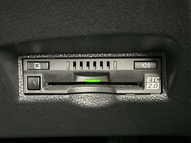 トヨタ プリウス S ツーリングセレクション 愛知県 2019(平31)年 5.1万km スティールブロンドM 純正９インチナビ/・フルセグ/・CD/DVD/・Bluetooth/ビルトインETC2.0/デジタルインナーミラー/バックカメラ/プリクラッシュセーフティ/レーンディパーチャーアラート/ふらつき検知/アダプティブクルーズコントロール/横滑り防止/クリアランスソナー/合皮レザーシート/シートヒーター/オートハイビーム/フォグランプ/電動格納ウィンカーミラー/プッシュスタート