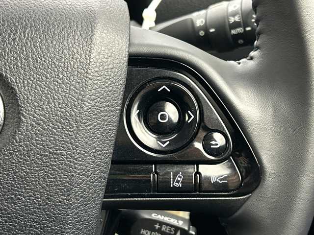 トヨタ プリウス S ツーリングセレクション 愛知県 2019(平31)年 5.1万km スティールブロンドM 純正９インチナビ/・フルセグ/・CD/DVD/・Bluetooth/ビルトインETC2.0/デジタルインナーミラー/バックカメラ/プリクラッシュセーフティ/レーンディパーチャーアラート/ふらつき検知/アダプティブクルーズコントロール/横滑り防止/クリアランスソナー/合皮レザーシート/シートヒーター/オートハイビーム/フォグランプ/電動格納ウィンカーミラー/プッシュスタート