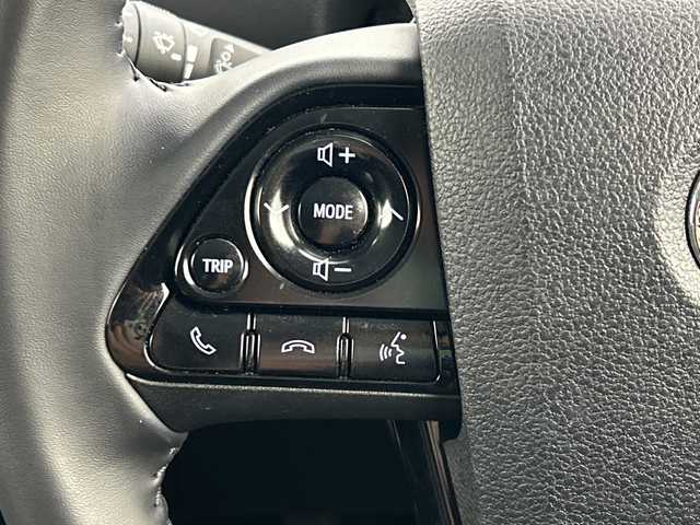 トヨタ プリウス S ツーリングセレクション 愛知県 2019(平31)年 5.1万km スティールブロンドM 純正９インチナビ/・フルセグ/・CD/DVD/・Bluetooth/ビルトインETC2.0/デジタルインナーミラー/バックカメラ/プリクラッシュセーフティ/レーンディパーチャーアラート/ふらつき検知/アダプティブクルーズコントロール/横滑り防止/クリアランスソナー/合皮レザーシート/シートヒーター/オートハイビーム/フォグランプ/電動格納ウィンカーミラー/プッシュスタート