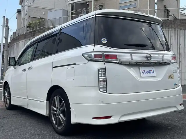 日産 エルグランド 250HWS アーバンクロム 福岡県 2012(平24)年 7.9万km ブリリアントホワイトパール (株)IDOMが運営する【じしゃロン八幡西店】の自社ローン専用車両になります。こちらは現金またはオートローンご利用時の価格です。自社ローンご希望の方は別途その旨お申付け下さい/・純正ナビ/・バックカメラ/・Bluetooth/・DVD再生可/・フリップダウンモニター/・両側パワースライドドア/・プッシュスタート/・純正18インチホイール