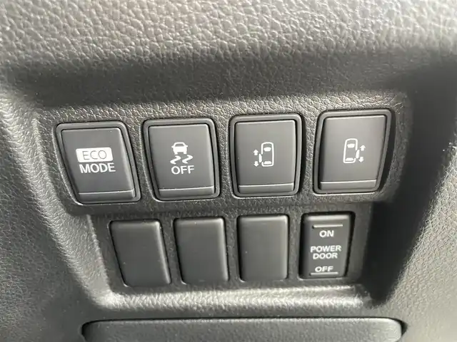 日産 エルグランド 250HWS アーバンクロム 福岡県 2012(平24)年 7.9万km ブリリアントホワイトパール (株)IDOMが運営する【じしゃロン八幡西店】の自社ローン専用車両になります。こちらは現金またはオートローンご利用時の価格です。自社ローンご希望の方は別途その旨お申付け下さい/・純正ナビ/・バックカメラ/・Bluetooth/・DVD再生可/・フリップダウンモニター/・両側パワースライドドア/・プッシュスタート/・純正18インチホイール