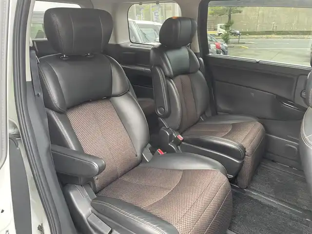 日産 エルグランド 250HWS アーバンクロム 福岡県 2012(平24)年 7.9万km ブリリアントホワイトパール (株)IDOMが運営する【じしゃロン八幡西店】の自社ローン専用車両になります。こちらは現金またはオートローンご利用時の価格です。自社ローンご希望の方は別途その旨お申付け下さい/・純正ナビ/・バックカメラ/・Bluetooth/・DVD再生可/・フリップダウンモニター/・両側パワースライドドア/・プッシュスタート/・純正18インチホイール