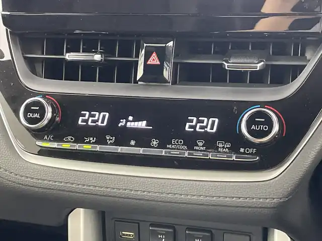 トヨタ カローラ クロス ハイブリッド Z 愛知県 2022(令4)年 4.8万km アティチュードブラックマイカ 純正７インチディスプレイオーディオ/(ナビ/Bluetooth/USB/フルセグ/AppleCarplay/AndroidAuto)/パノラミックビューモニター(メーカーOP)/ビルトインＥＴＣ/前後ドライブレコーダー/トヨタセーフティセンス/・プリクラッシュセーフティ/・レーントレーシングアシスト/・レーンディパーチャーアラート/・レーダークルーズコントロール/・オートマチックハイビーム/・ロードサインアシスト/ブラインドスポットモニター/前後コーナーセンサー/運転席パワーシート/前席シートヒーター/パワーバックドア/オートライト/ＬＥＤヘッドライトシーケンシャルターンランプ/フォグランプ/ステアリングスイッチ/純正フロアマット/純正18インチＡＷ/電動パーキングブレーキ/電格ウインカーミラー