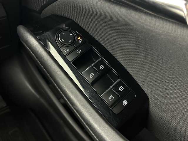 マツダ マツダ３ファストバック 15S ツーリング 愛知県 2021(令3)年 3.1万km スノーフレイクホワイトパールマイカ 禁煙車/純正10，25インチナビ/（CD/DVD/Bluetooth/フルセグTV/USB)/全方位カメラ/ヘッドアップディスプレイ/i-ACTIVSENSE/・スマートブレーキサポート/・レーンキープアシスト/・ブラインドスポットモニタリング/・ハイビームコントロール/追従式クルーズコントロール/クリアランスソナー/ETC/ドライブレコーダー/LEDヘッドライト/フロントフォグライト/スマートキー/純正18インチアルミホイール/アイドリングストップ