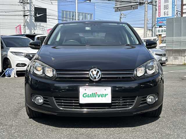 フォルクスワーゲン ゴルフ TSI ハイライン 埼玉県 2011(平23)年 5.2万km ディープブラックパールエフェクト 禁煙 /検R8年7月/ターボ+Sチャージャー  /社外メモリナビゲーション/（CD/DVD/BT）/フルセグ /HIDライト /フォグランプ /純正17インチアルミホイール /パドルシフト /ETC /クリアランスソナー /キーレスキー /電動格納ミラー/保証書/取扱説明書