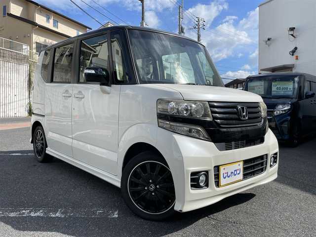 ホンダ Ｎ ＢＯＸ カスタム G ターボSSパッケージ 福岡県 2014(平26)年 9.7万km プレミアムホワイトパール (株)IDOMが運営する【じしゃロン八幡西店】の自社ローン専用車両になります。こちらは現金またはオートローンご利用時の価格です。自社ローンご希望の方は別途その旨お申付け下さい/純正ナビ/バックカメラ/両側パワースライドドア/ETC/ステアリングスイッチ/純正アルミホイール/ウィンカーミラー/プッシュスタート/スペアキー