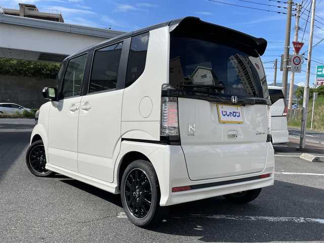 ホンダ Ｎ ＢＯＸ カスタム G ターボSSパッケージ 福岡県 2014(平26)年 9.7万km プレミアムホワイトパール (株)IDOMが運営する【じしゃロン八幡西店】の自社ローン専用車両になります。こちらは現金またはオートローンご利用時の価格です。自社ローンご希望の方は別途その旨お申付け下さい/純正ナビ/バックカメラ/両側パワースライドドア/ETC/ステアリングスイッチ/純正アルミホイール/ウィンカーミラー/プッシュスタート/スペアキー