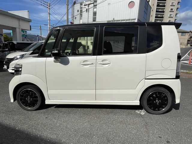 ホンダ Ｎ ＢＯＸ カスタム G ターボSSパッケージ 福岡県 2014(平26)年 9.7万km プレミアムホワイトパール (株)IDOMが運営する【じしゃロン八幡西店】の自社ローン専用車両になります。こちらは現金またはオートローンご利用時の価格です。自社ローンご希望の方は別途その旨お申付け下さい/純正ナビ/バックカメラ/両側パワースライドドア/ETC/ステアリングスイッチ/純正アルミホイール/ウィンカーミラー/プッシュスタート/スペアキー