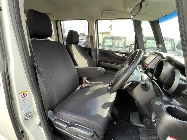 ホンダ Ｎ ＢＯＸ カスタム G ターボSSパッケージ 福岡県 2014(平26)年 9.7万km プレミアムホワイトパール (株)IDOMが運営する【じしゃロン八幡西店】の自社ローン専用車両になります。こちらは現金またはオートローンご利用時の価格です。自社ローンご希望の方は別途その旨お申付け下さい/純正ナビ/バックカメラ/両側パワースライドドア/ETC/ステアリングスイッチ/純正アルミホイール/ウィンカーミラー/プッシュスタート/スペアキー