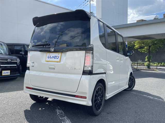 ホンダ Ｎ ＢＯＸ カスタム G ターボSSパッケージ 福岡県 2014(平26)年 9.7万km プレミアムホワイトパール (株)IDOMが運営する【じしゃロン八幡西店】の自社ローン専用車両になります。こちらは現金またはオートローンご利用時の価格です。自社ローンご希望の方は別途その旨お申付け下さい/純正ナビ/バックカメラ/両側パワースライドドア/ETC/ステアリングスイッチ/純正アルミホイール/ウィンカーミラー/プッシュスタート/スペアキー