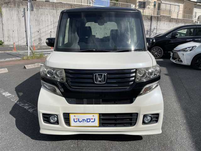 ホンダ Ｎ ＢＯＸ カスタム G ターボSSパッケージ 福岡県 2014(平26)年 9.7万km プレミアムホワイトパール (株)IDOMが運営する【じしゃロン八幡西店】の自社ローン専用車両になります。こちらは現金またはオートローンご利用時の価格です。自社ローンご希望の方は別途その旨お申付け下さい/純正ナビ/バックカメラ/両側パワースライドドア/ETC/ステアリングスイッチ/純正アルミホイール/ウィンカーミラー/プッシュスタート/スペアキー