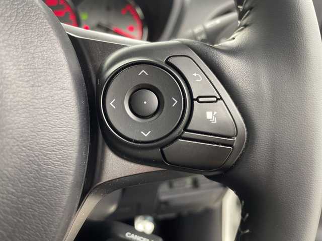 トヨタ ノア Si GRスポーツ 三重県 2019(平31)年 1.2万km ホワイトパールクリスタルシャイン ワンオーナー/セーフティセンス/・プリクラッシュセーフティ/・レーンディパーチャーアラート/・オートマチックハイビーム/・先行車発進告知/クルーズコントロール/アルパイン９型ナビ（X9Z）/・フルセグTV/・CD/DVD/・Bluetooth/・SD/音楽録音/バックカメラ/アルパイン10.1型フリップダウンモニター/ハーフレザーシート/革巻きステアリング/ステアリングスイッチ/LED室内灯/前後ドライブレコーダー（ケンウッド）/ビルトインETC/ドアバイザー/クラッツィオフロアマット/VANESSA18インチホイール215/４５R18/純正18インチアルミホイール（スタッドレス）４本車載/225/４５R18/純正サスペンション車載