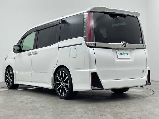 トヨタ ノア Si GRスポーツ 三重県 2019(平31)年 1.2万km ホワイトパールクリスタルシャイン ワンオーナー/セーフティセンス/・プリクラッシュセーフティ/・レーンディパーチャーアラート/・オートマチックハイビーム/・先行車発進告知/クルーズコントロール/アルパイン９型ナビ（X9Z）/・フルセグTV/・CD/DVD/・Bluetooth/・SD/音楽録音/バックカメラ/アルパイン10.1型フリップダウンモニター/ハーフレザーシート/革巻きステアリング/ステアリングスイッチ/LED室内灯/前後ドライブレコーダー（ケンウッド）/ビルトインETC/ドアバイザー/クラッツィオフロアマット/VANESSA18インチホイール215/４５R18/純正18インチアルミホイール（スタッドレス）４本車載/225/４５R18/純正サスペンション車載