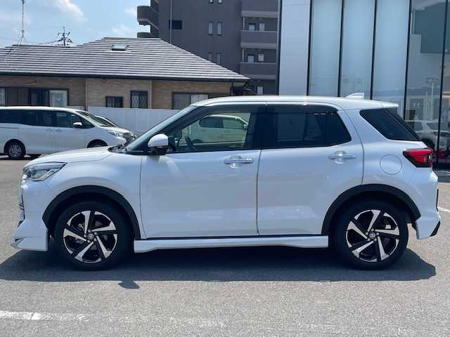 トヨタ ライズ Z 長崎県 2022(令4)年 1.7万km シャイニングホワイトパール ワンオーナー/純正メモリーナビ/CD/DVD/BT/USB/フルセグTV/全方位カメラ/モデリスタフルエアロ/トヨタセーフティセンス/レーダークルーズコントロール/レーンキープアシスト/ステアリングスイッチ/前席シートヒーター/スマートペダル/ドライブレコーダー前後/LEDヘッドライト/ビルトインETC/スマートキー×2