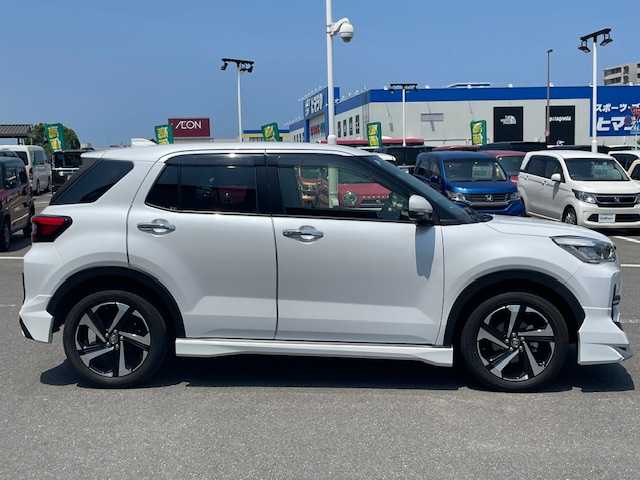 トヨタ ライズ Z 長崎県 2022(令4)年 1.7万km シャイニングホワイトパール ワンオーナー/純正メモリーナビ/CD/DVD/BT/USB/フルセグTV/全方位カメラ/モデリスタフルエアロ/トヨタセーフティセンス/レーダークルーズコントロール/レーンキープアシスト/ステアリングスイッチ/前席シートヒーター/スマートペダル/ドライブレコーダー前後/LEDヘッドライト/ビルトインETC/スマートキー×2