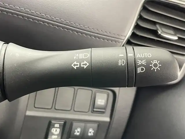 日産 セレナ e－パワー ハイウェイスター V 愛知県 2021(令3)年 4.8万km ブリリアントホワイトパール 2トーン 純正10型ナビ/フルセグTV/Bluetooth/11型フリップダウンモニター/ETC/プロパイロット/BSM/アラウンドビューモニター/ドライブレコーダー/両側パワースライドドア/禁煙車/LEDヘッドライト/衝突軽減ブレーキ