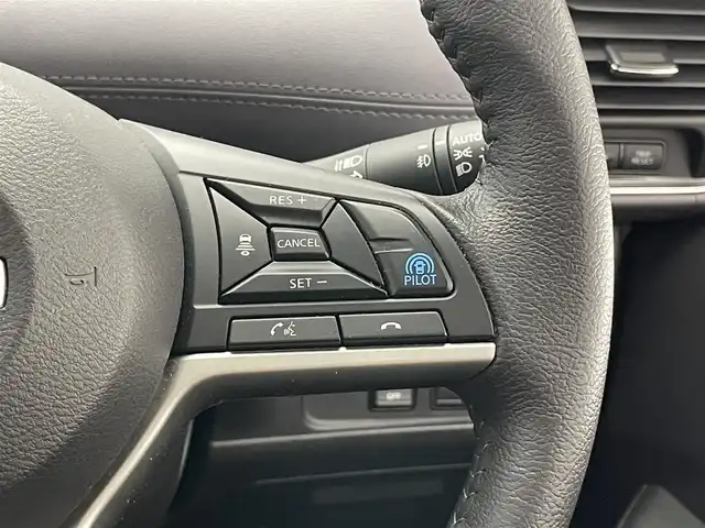 日産 セレナ e－パワー ハイウェイスター V 愛知県 2021(令3)年 4.8万km ブリリアントホワイトパール 2トーン 純正10型ナビ/フルセグTV/Bluetooth/11型フリップダウンモニター/ETC/プロパイロット/BSM/アラウンドビューモニター/ドライブレコーダー/両側パワースライドドア/禁煙車/LEDヘッドライト/衝突軽減ブレーキ