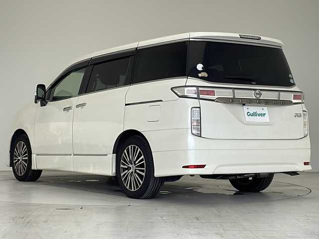 日産 エルグランド 250ハイウェイスターS 愛知県 2017(平29)年 4.4万km ブリリアントホワイトパール 純正７型SDナビ（SDなし）/フリップダウンモニター/パワースライドドア/クルーズコントロール/Bluetooth/CD/DVD/バックカメラ/純正アルミホイール/LEDヘッドライト/ドライブレコーダー/ETC/ステアリングスイッチ/スマートキー/プッシュスタート