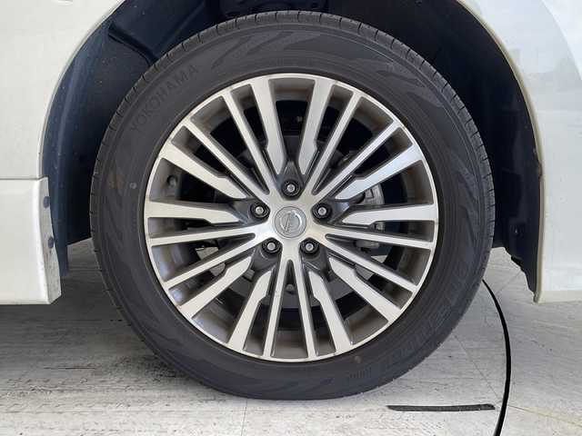 日産 エルグランド 250ハイウェイスターS 愛知県 2017(平29)年 4.4万km ブリリアントホワイトパール 純正７型SDナビ（SDなし）/フリップダウンモニター/パワースライドドア/クルーズコントロール/Bluetooth/CD/DVD/バックカメラ/純正アルミホイール/LEDヘッドライト/ドライブレコーダー/ETC/ステアリングスイッチ/スマートキー/プッシュスタート