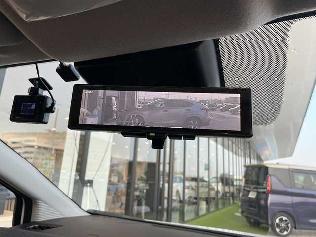 日産 オーラ G 愛知県 2022(令4)年 1.7万km ピュアホワイトパール 7型ナビ/三眼LEDヘッドライト/全方位カメラ/CD/Bluetooth/コーナーセンサー/純正アルミホイール/ブラインドスポットモニター/インテリジェントミラー/衝突軽減システム/オートマチックハイビーム/ドライブレコーダー/ETC/ステアリングスイッチ/スマートキー/プッシュスタート