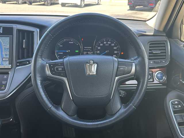 トヨタ クラウン ハイブリッド ロイヤル 福島県 2013(平25)年 4.7万km ホワイトパールクリスタルシャイン 純正HDDナビ/クルーズコントロール/前席シートヒーター/ハンドルヒーター/HIDオートライト/フォグランプ/バックカメラ/プッシュスタート/アイドリングストップ/ＥＴＣ/ステアリングスイッチ/純正フロアマット/フロアマット