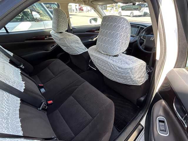 トヨタ クラウン ハイブリッド ロイヤル 福島県 2013(平25)年 4.7万km ホワイトパールクリスタルシャイン 純正HDDナビ/クルーズコントロール/前席シートヒーター/ハンドルヒーター/HIDオートライト/フォグランプ/バックカメラ/プッシュスタート/アイドリングストップ/ＥＴＣ/ステアリングスイッチ/純正フロアマット/フロアマット