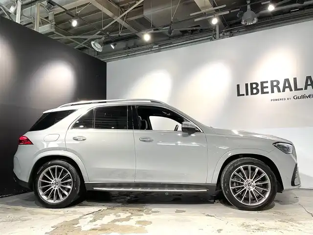 メルセデス・ベンツ Ｍ・ベンツ ＧＬＥ４５０ｄ 4MATIC スポーツ 道央・札幌 2024(令6)年 0.8万km グレー レーダーセーフティーpkg/・アクティブディスタンスアシスト・ディストロニック/・自動再発進機能/・アクティブパーキングアシスト/・アクティブステアリングアシスト/・降車時警告機能/・３６０度カメラシステム/・トラフィックサインアシスト/・アダプティブハイビームアシスト・プラス/・マルチビームLEDヘッドライト/・後席シートベルトインジゲーター/・チャイルドセーフティシートセンサー（助手席）/パノラミックスライディングルーフ/Burmesterサラウンドサウンドシステム/AMGラインエクステリア/AMGラインインテリア/本革シート/メモリー付きパワーシート（D/N）/シートヒーター（前席・２列目）/シートベンチレーター（D/N）/EASY-PACK自動開閉テールゲート/キーレスゴー/アンビエントライト/ヘッドアップディスプレイ/１２．３インチメディアディスプレイ・コックピック/プライシーガラス/本革巻きスポーツステアリング/ETC