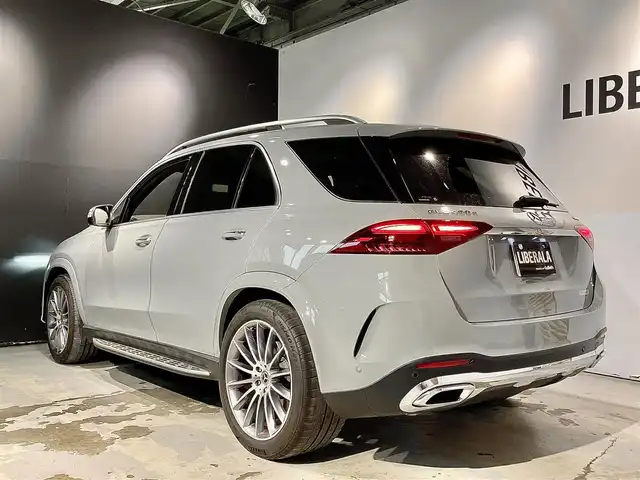 メルセデス・ベンツ Ｍ・ベンツ ＧＬＥ４５０ｄ 4MATIC スポーツ 道央・札幌 2024(令6)年 0.8万km グレー レーダーセーフティーpkg/・アクティブディスタンスアシスト・ディストロニック/・自動再発進機能/・アクティブパーキングアシスト/・アクティブステアリングアシスト/・降車時警告機能/・３６０度カメラシステム/・トラフィックサインアシスト/・アダプティブハイビームアシスト・プラス/・マルチビームLEDヘッドライト/・後席シートベルトインジゲーター/・チャイルドセーフティシートセンサー（助手席）/パノラミックスライディングルーフ/Burmesterサラウンドサウンドシステム/AMGラインエクステリア/AMGラインインテリア/本革シート/メモリー付きパワーシート（D/N）/シートヒーター（前席・２列目）/シートベンチレーター（D/N）/EASY-PACK自動開閉テールゲート/キーレスゴー/アンビエントライト/ヘッドアップディスプレイ/１２．３インチメディアディスプレイ・コックピック/プライシーガラス/本革巻きスポーツステアリング/ETC