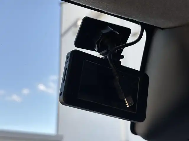 トヨタ ルーミー カスタムG－T 奈良県 2020(令2)年 1.3万km パールホワイトⅢ ＧＲエアロ/純正９インチナビ（NSZT-Y68T）/（フルセグ／ＢＴ／ＣＤ／ＤＶＤ）/レーダークルーズコントロール/パノラミックビューモニター/前後コーナーセンサー/プリクラッシュセーフティ/レーンキープアシスト/両側パワースライドドア/前席シートヒーター/後席サンシェード/ETC2.0/前方ドライブレコーダー/純正15インチAW/スペアキーX1
