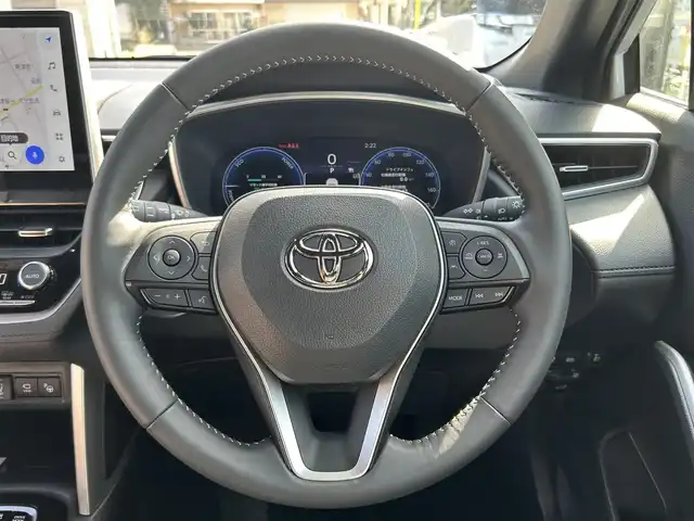 トヨタ カローラ クロス ハイブリッド Z 大分県 2024(令6)年 0.6万km アティチュードブラックマイカ/プラチナホワイトパールマイカ 〇ワンオーナー/〇純正ディスプレイオーディオナビ付/　ラジオ・BT・フルセグ/〇全方位カメラ/〇ハーフレザーシート/〇ガラスルーフ/〇ETC2.0/〇ステアリングスイッチ/〇革巻きステリング/〇ACC/〇BSM/〇LKA/〇ステアリングヒーター/〇オートハイビームアシスト/〇ヘッドライトレベライザー/〇パワーバックドア/〇シートヒーター/〇パーキングアシスト/〇置くだけ充電/〇運転席パワーシート/〇純正フォグランプ/〇純正バックフォグ/〇保証書/〇取扱説明書/〇スペアキー